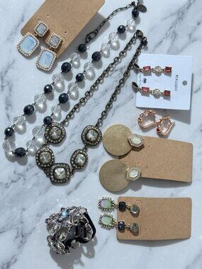 Beonon Vintage Inspired Gemstone Necklace & Earrings Set